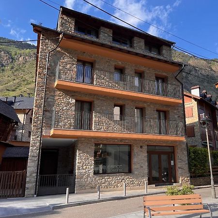 Espot Cowork & Apartments - L'Amfitriona Kültér fotó